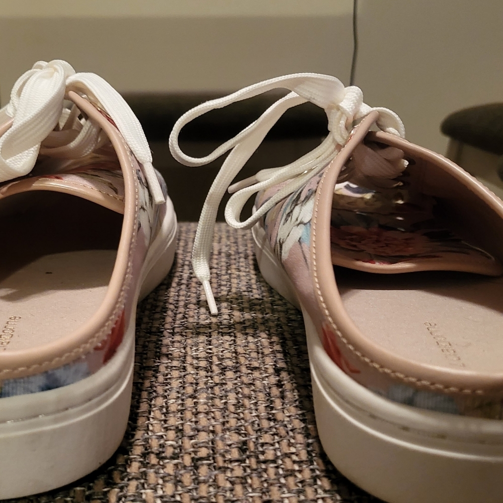Liz Claiborne shoes - Picture 6 of 6